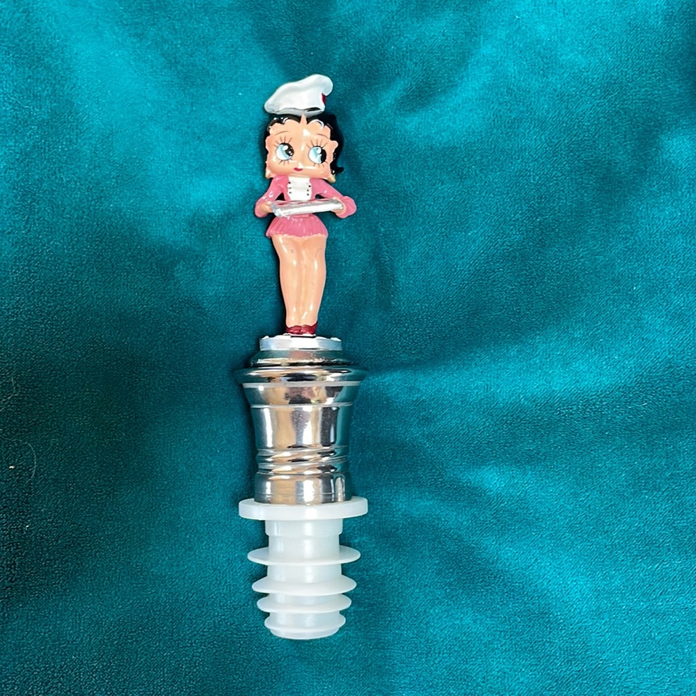 Betty Boop Decorative Wine Pourer